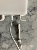 Magsafe L 60 watt, Computers en Software, Laptop-opladers, Ophalen of Verzenden, Zo goed als nieuw, Apple