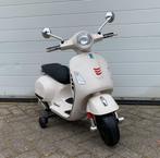 Vespa GTS Super 12v scooter wit Leer / MP3 / AUX verlichtin, Kinderen en Baby's, Ophalen of Verzenden, Nieuw