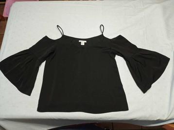 Zwarte blouse met open schouders van H&M - maat 34
