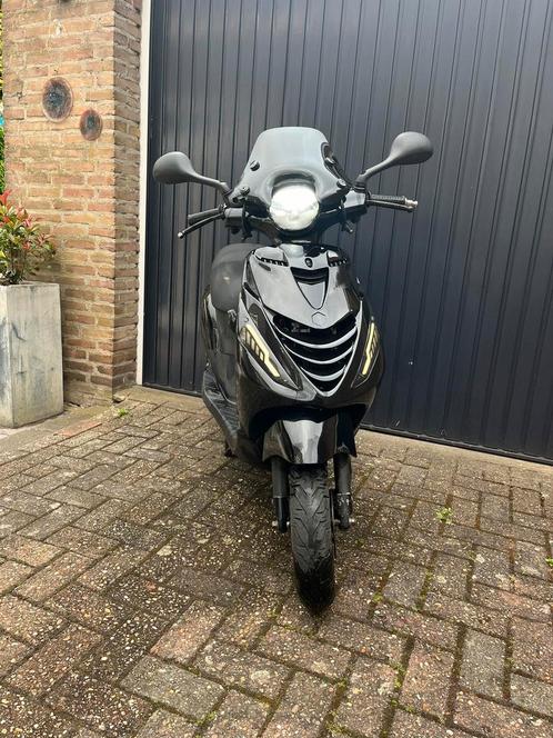 Piaggio zip 2019 in onderdelen, Fietsen en Brommers, Scooters | Piaggio, Fly, Ophalen