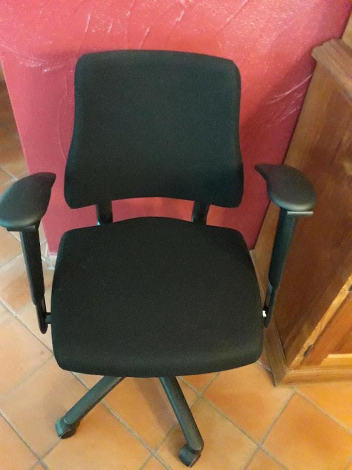 Bureaustoel, Huis en Inrichting, Bureaustoelen, Zo goed als nieuw, Bureaustoel, Zwart, Ergonomisch, Ophalen of Verzenden