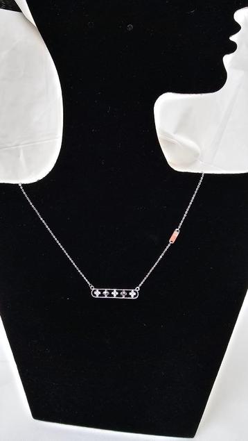 Unieke Geometrische Ketting beschikbaar voor biedingen