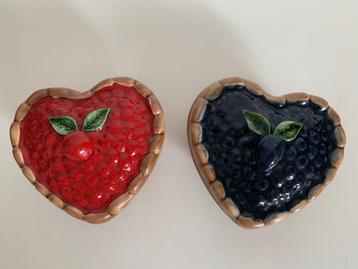 harten koekjes taartjes fruit kersen 2 potjes rood blauw, Ophalen of Verzenden