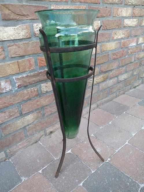 Vaas in staander, Huis en Inrichting, Woonaccessoires | Zuilen en Pilaren, Gebruikt, Ophalen