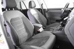 Volkswagen Golf VII Highline *1ste Eigenaar*Alcantara Leer*, Auto's, Volkswagen, Voorwielaandrijving, Euro 6, 610 kg, Wit