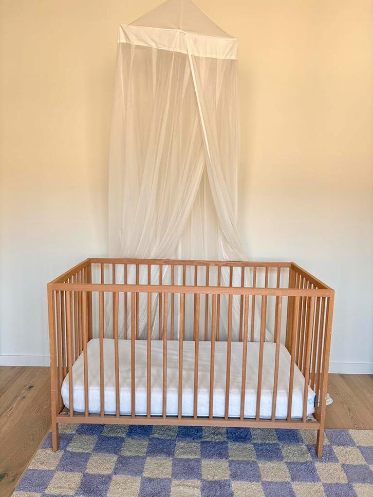 Kinderbed + AeroSleep matras + klamboe — perfecte staat, Kinderen en Baby's, Kinderkamer | Complete kinderkamers, Zo goed als nieuw