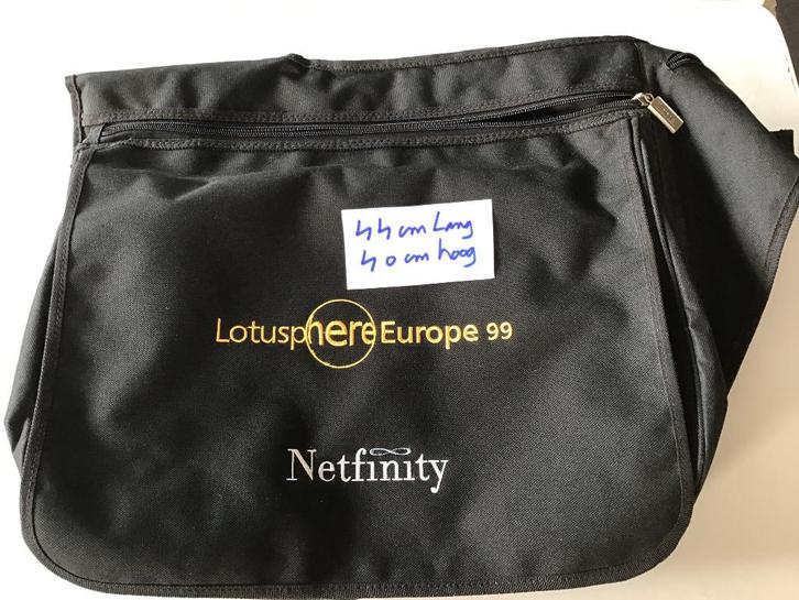 nieuwe laptoptas Lotus van 44 cm lang, Computers en Software, Laptoptassen, Nieuw, Ophalen of Verzenden