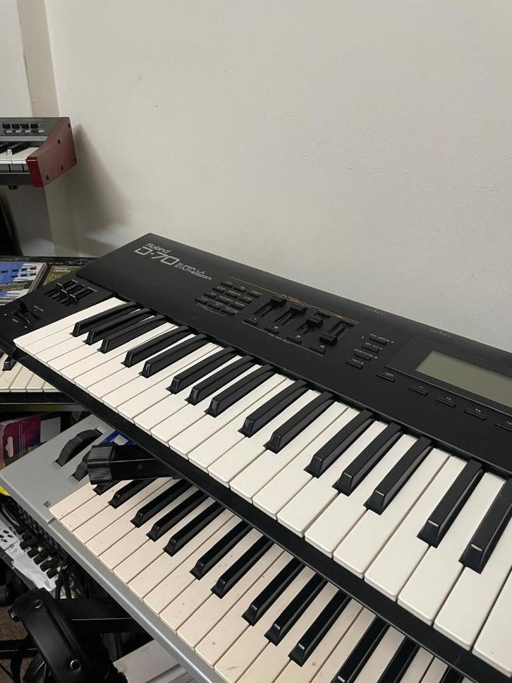 ROLAND D-70, Muziek en Instrumenten, Synthesizers, Zo goed als nieuw, 76 toetsen, Roland, Ophalen