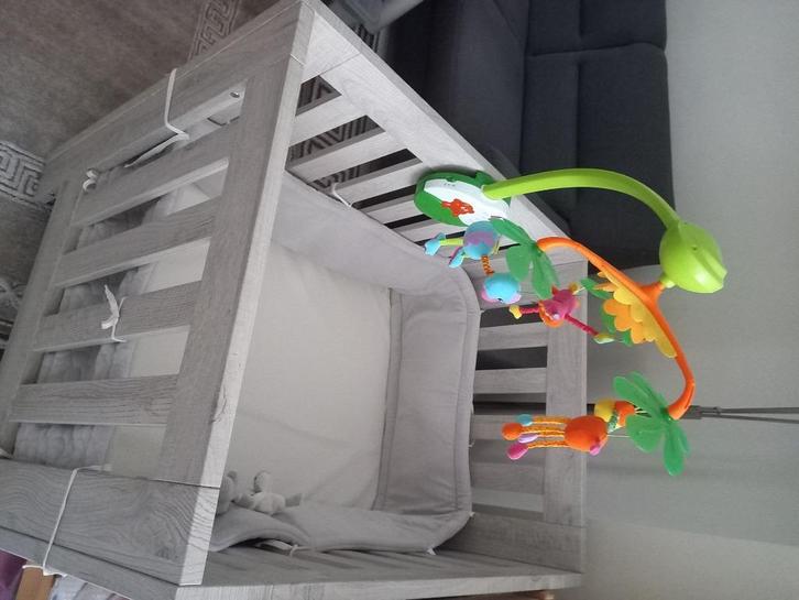 Babypark + matras + parkomranding Quax + 2 mobieltjes, Kinderen en Baby's, Babyparken, Zo goed als nieuw, Rechthoekig, In hoogte verstelbaar