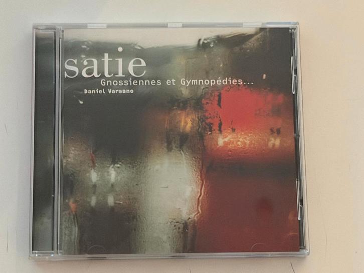 Satie, Daniel Varsano – Gnossiennes Et Gymnopédies..., CD & DVD, CD | Classique, Utilisé, Enlèvement ou Envoi
