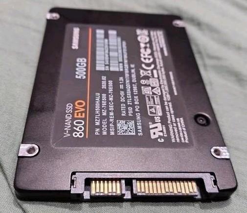 #  Samsung SSD 860 EVO 500GB (RVT04B6Q)  en  excellent état., Informatique & Logiciels, Disques durs, Utilisé, Laptop, Interne