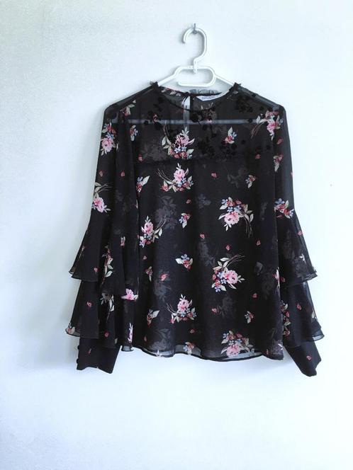 Zara Basic Stijlvolle blouse Maat M – Trendy & Elegant!, Kleding | Dames, Blouses en Tunieken, Zo goed als nieuw, Maat 38/40 (M)