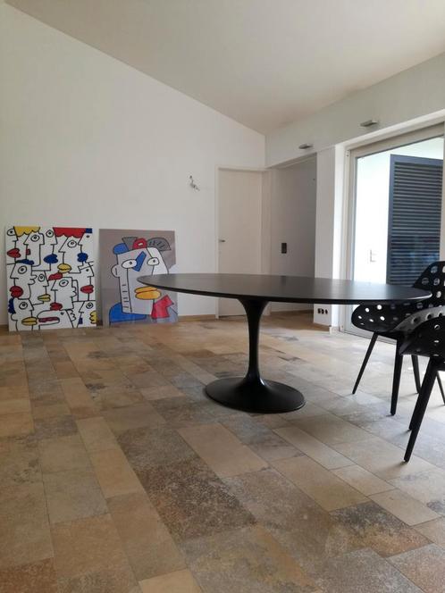 244 x 137 tulipe laminate wit of zwart Eero Saarinen stoelen, Huis en Inrichting, Tafels | Statafels, Zo goed als nieuw, Ophalen of Verzenden