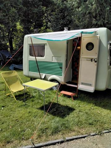 UNIEKE GEZELLIGE RETRO CARAVAN  700kg,international 355,, Jusqu'à 4 m, Particulier, 500 - 750 kg, Autre