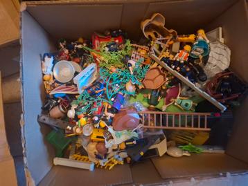Lot Playmobil figures en toebehoren  beschikbaar voor biedingen
