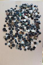 Vintage en hedendaagse kledingknopen set 1, Hobby en Vrije tijd, Naaien en Fournituren, Ophalen, Gebruikt, Knoop of Knopen