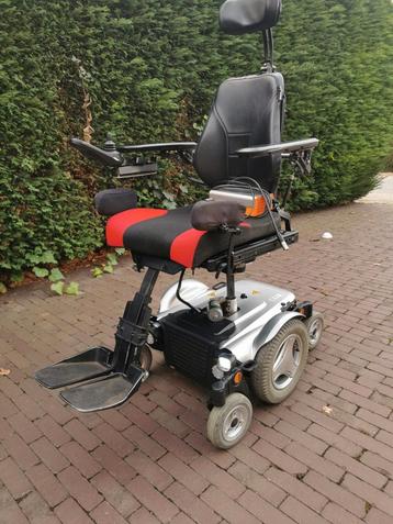 Elektrische rolstoel permobiel M 300 meer info 0488826971  beschikbaar voor biedingen