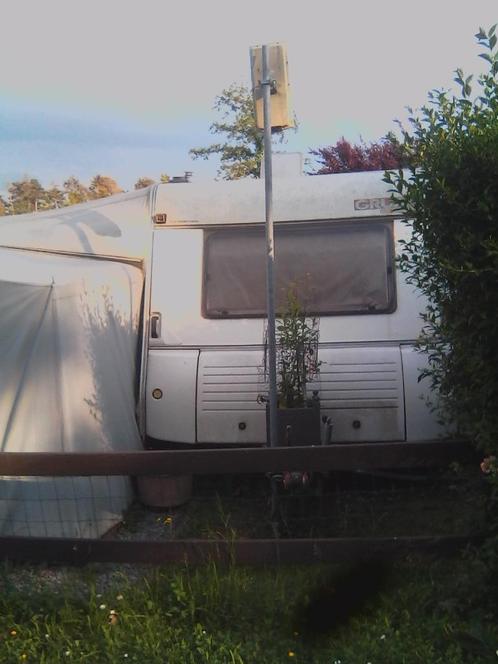 caravane avec auvent quatre saisons, Caravans en Kamperen, Caravans, Particulier, tot en met 4, 1000 - 1250 kg, 2 aparte bedden