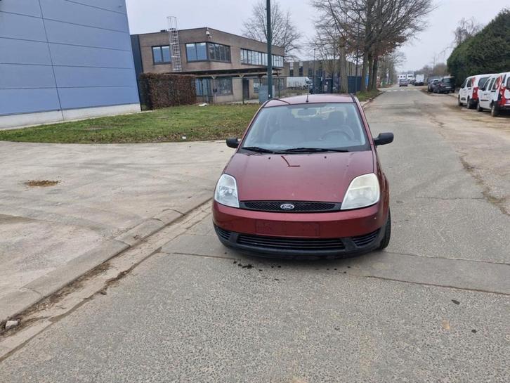 FORD FIESTA 1.3BENZINE 2004 MET 135DKM GEKEURD VOOR VERKOOP, Auto's, Ford, Particulier, Fiësta, ABS, Airbags, Boordcomputer, Centrale vergrendeling
