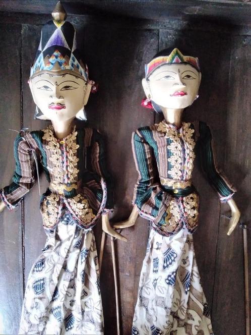 Houten wayang golek Marionnettes, Antiek en Kunst, Curiosa en Brocante, Verzenden