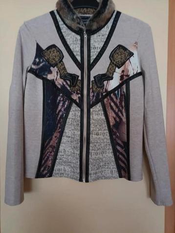 Nieuwe sweater vestje  "PAUSE CAFE "  s beschikbaar voor biedingen