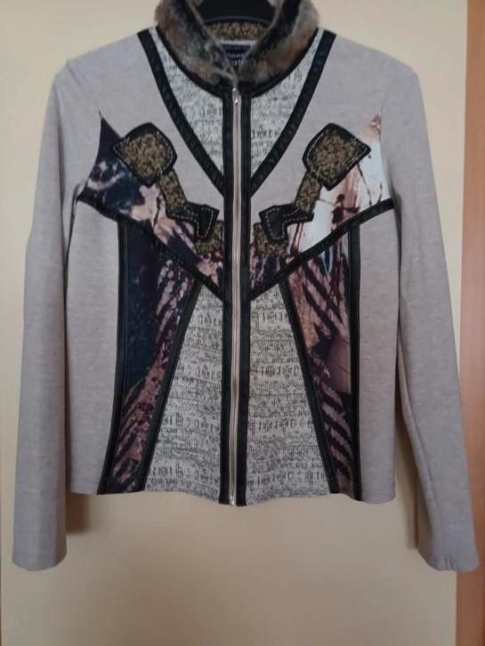 Nieuwe sweater vestje  "PAUSE CAFE "  s, Kleding | Dames, Truien en Vesten, Nieuw, Maat 42/44 (L), Grijs, Ophalen of Verzenden