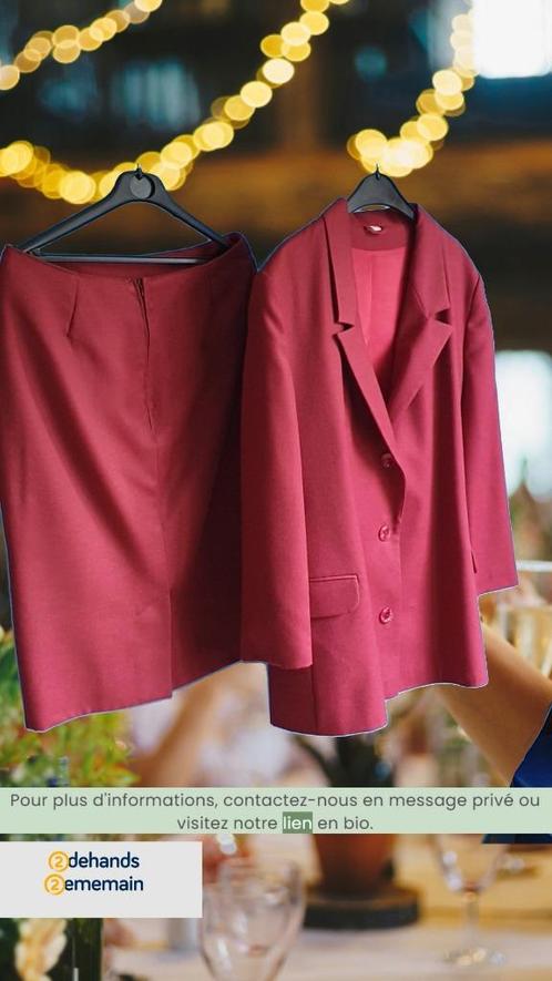 Kostuum en rok - Maat 44, Kleding | Dames, Jasjes, Kostuums en Pakken, Zo goed als nieuw, Kostuum of Pak, Maat 42/44 (L), Rood