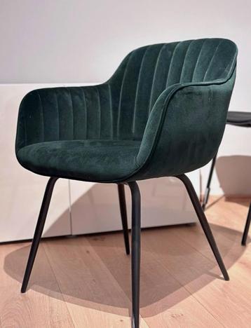 Chaise Tough avec assise en velours vert et pieds noirs