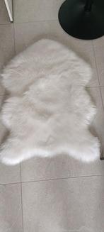 peau de mouton artificielle 12,00€, Maison & Meubles, Accessoires pour la Maison | Plaids & Couvertures, Enlèvement, Comme neuf