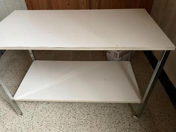Salontafel met wielen beschikbaar voor biedingen