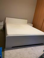 IKEA bed 160x200 in zeer goede staat, Huis en Inrichting, Slaapkamer | Boxsprings, 160 cm, Wit, Zo goed als nieuw, Tweepersoons