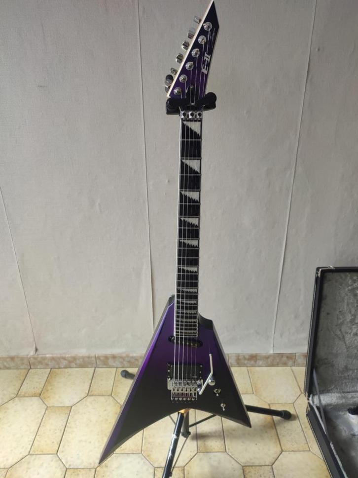 ESP E-II Alexi Ripped Sawtooth, Muziek en Instrumenten, Snaarinstrumenten | Gitaren | Elektrisch, Zo goed als nieuw, Solid body
