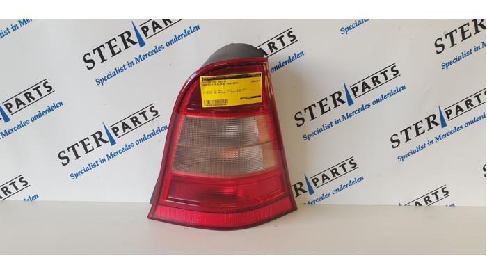 Achterlicht rechts van een Mercedes A-Klasse, Auto-onderdelen, Verlichting, Mercedes-Benz, Gebruikt, 3 maanden garantie, Ophalen of Verzenden