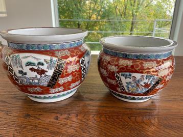 2 Japanse cachepots in Gold Imari porselein beschikbaar voor biedingen