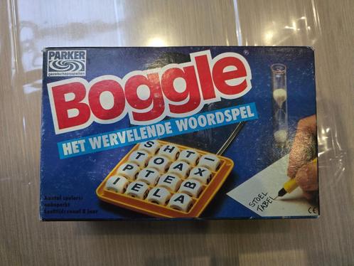 Boggle - Gezelschapsspel, Hobby en Vrije tijd, Gezelschapsspellen | Overige, Zo goed als nieuw, Een of twee spelers, Drie of vier spelers