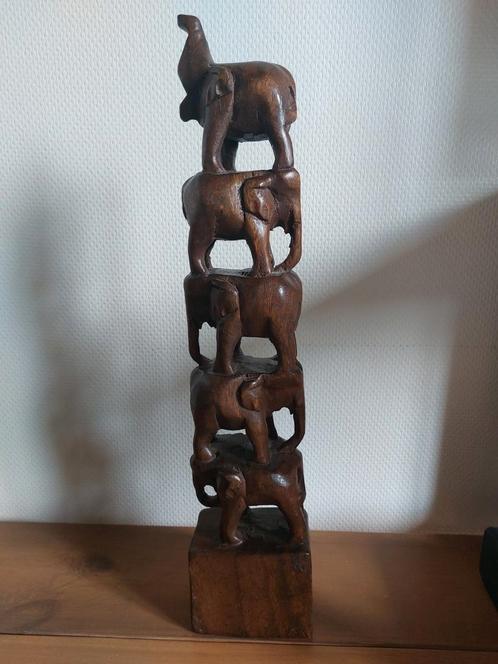 Afrikaans houten beeld met olifanten, Antiquités & Art, Art | Sculptures & Bois, Enlèvement ou Envoi