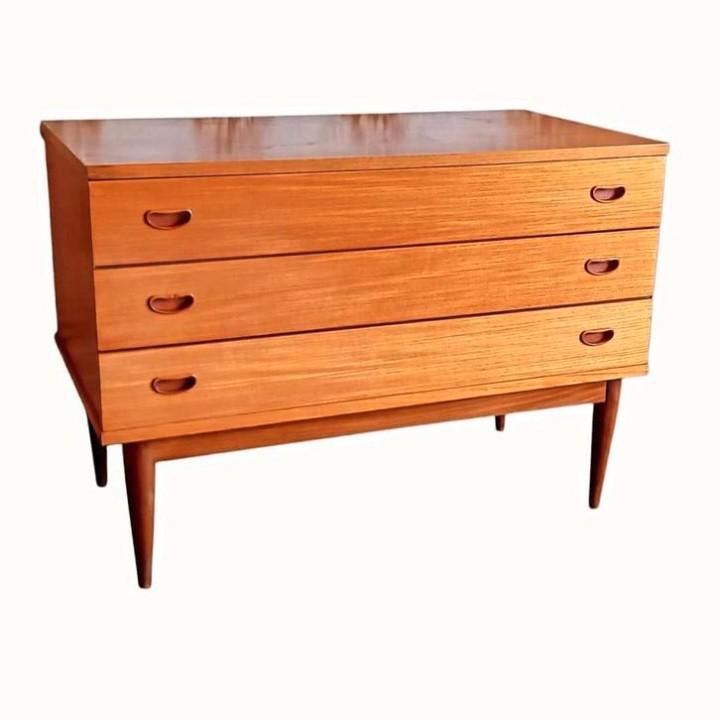 Vintage dressoirkast Oswald Vermaercke V-form 1960's, Huis en Inrichting, Kasten | Ladekasten, Zo goed als nieuw, Teakhout, Ophalen