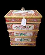 yongzheng Nian Zhi "stapelbare dozen in porselein", Antiquités & Art, Antiquités | Porcelaine, Enlèvement