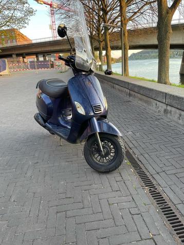 Agm vx50 A Klasse papieren, Fietsen en Brommers, Ophalen, Benzine