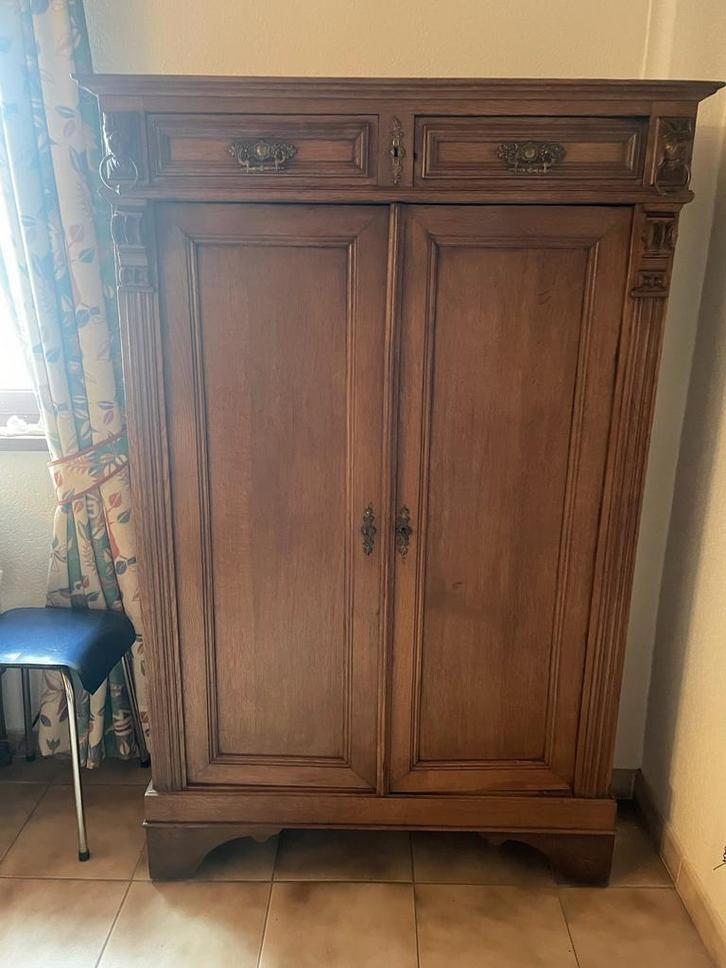 Antieke massief houten kledingkast — Louis XVI-stijl, Huis en Inrichting, Kasten | Computermeubels, Gebruikt, Eikenhout, Ophalen