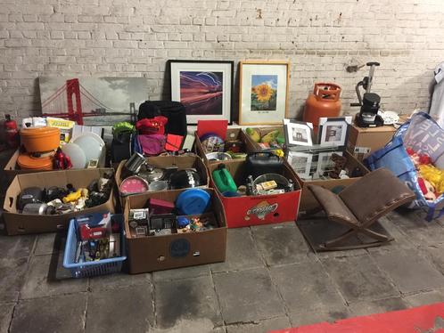 Een 10 tal dozen spulletjes  spotprijs 25 euro voor alles, Diversen, Rommelmarktspullen, Zo goed als nieuw, Ophalen