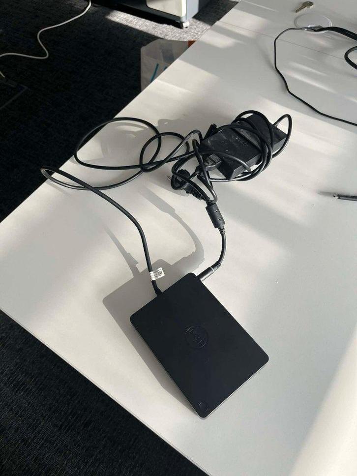 Dell WD15 Docking Station, Computers en Software, Dockingstations, Zo goed als nieuw, Docking station, Laptop, Ophalen of Verzenden