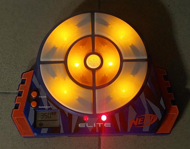 NERF Elite Digitale Schietschijf, Kinderen en Baby's, Speelgoed | Buiten | Actiespeelgoed, Zo goed als nieuw, Ophalen of Verzenden