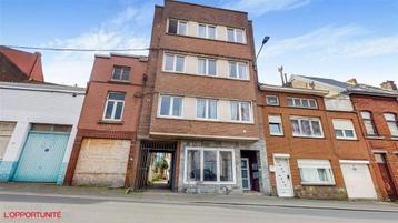 Immeuble à vendre à Charleroi, 7 chambres beschikbaar voor biedingen