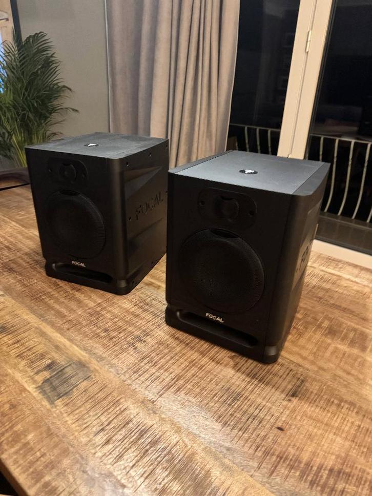 Paar nieuwe Focal Alpha 65 Evo inclusief kabels, Audio, Tv en Foto, Luidsprekerboxen, Zo goed als nieuw, Front, Rear of Stereo speakers