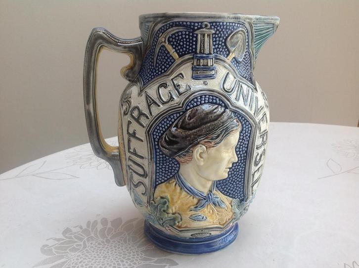 Antieke vaas SUFFRAGE UNIVERSEL, Antiek en Kunst, Antiek | Keramiek en Aardewerk, Ophalen