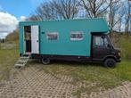 Mercedes 410D off-grid camper, Caravans en Kamperen, Mobilhomes, Alkoof, Tot en met 2, Koelkast, Particulier