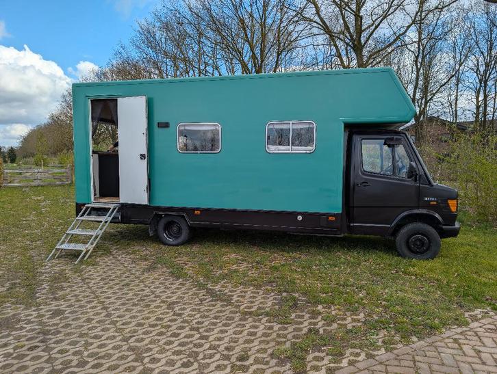 Mercedes 410D off-grid camper, Caravans en Kamperen, Mobilhomes, Particulier, tot en met 2, Alkoof, Mercedes-Benz, Mercedes, Diesel