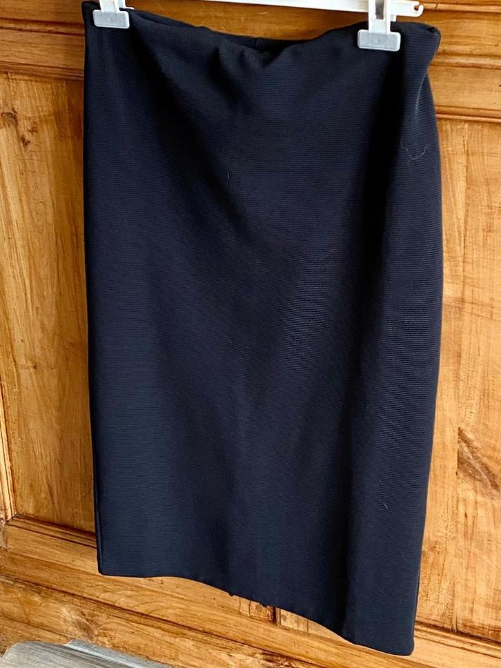 3/4 rok H&M geribbelde stof: maat M, Kleding | Dames, Rokken, Gedragen, Maat 38/40 (M), Zwart, Knielengte, Ophalen of Verzenden