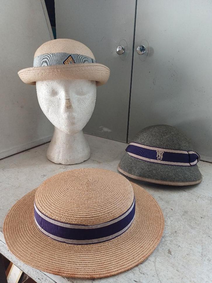 vintage 3 hoeden voor de middelbare school (outfit vereist), Antiek en Kunst, Antiek | Overige Antiek, Ophalen of Verzenden